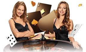 Tampilan studio Monopoly Live dengan spinner raksasa dan host profesional